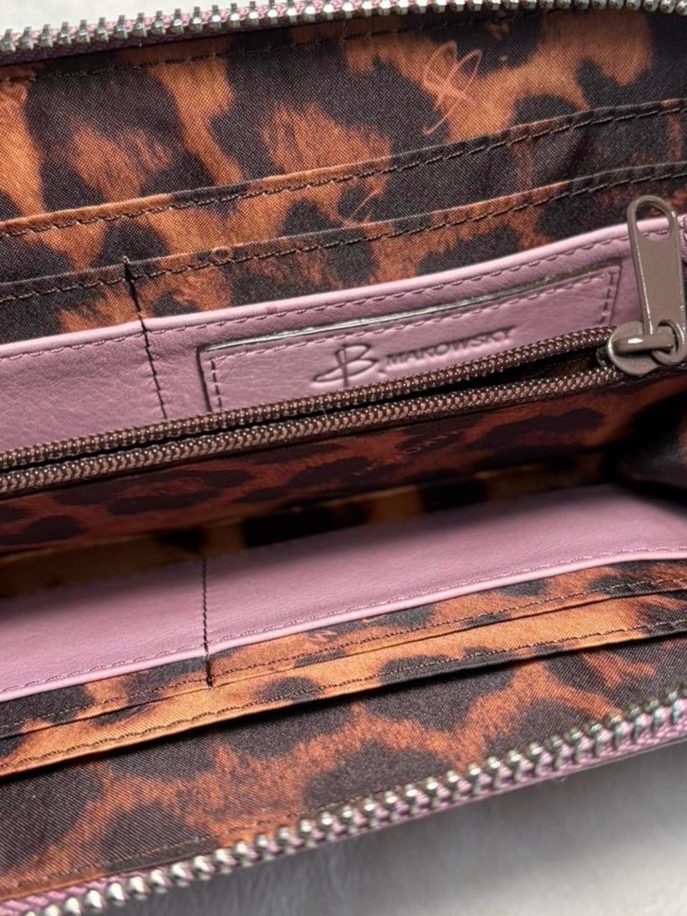B Marowsky Stylish Dusty Purple Zip Wallet - Picture 3 of 4